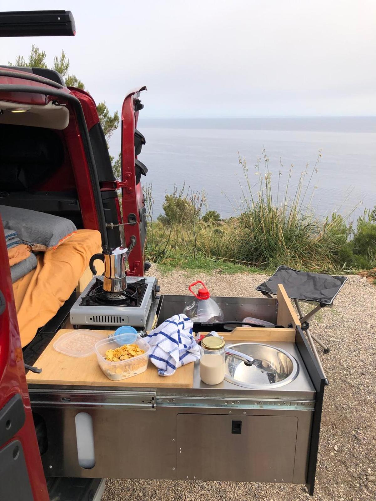 Dacia Dokker Camperiz Hotel Palma de Mallorca Ngoại thất bức ảnh